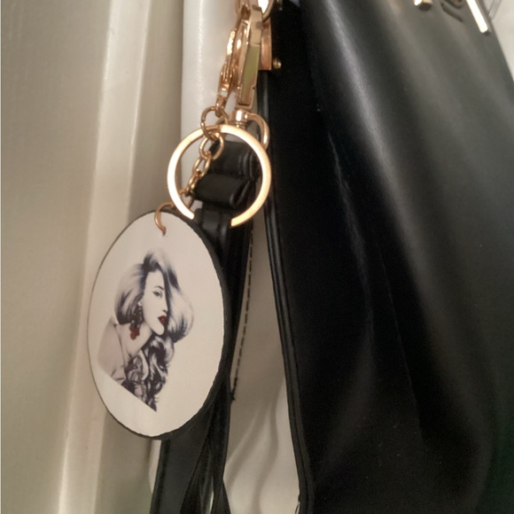 Handbag - Picture 8 of 13